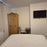Beautiful Double Room In Acton, West London