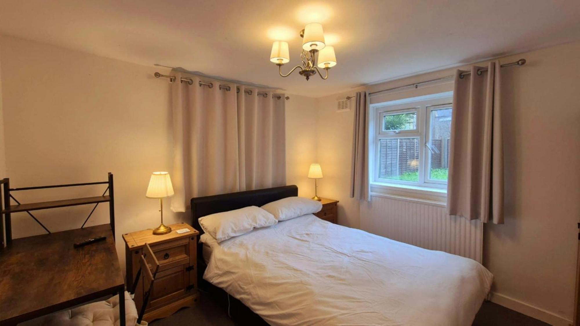 Beautiful Double In Acton, West Homestay *